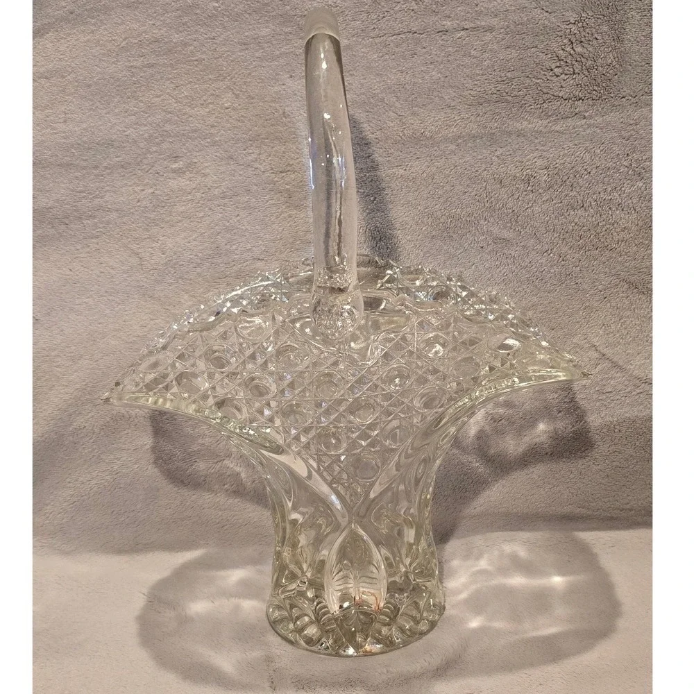 Vintage 1970s LE Smith Diamond‎ & Button Clear Glass Basket Scalloped Edge 12